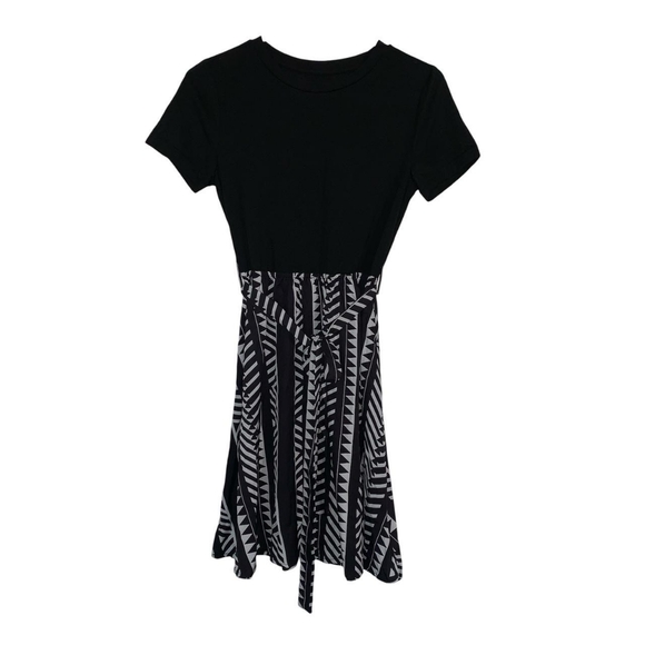 Cupshe Women's Black and White Belted Geo Print Dress - Picture 4 of 5
